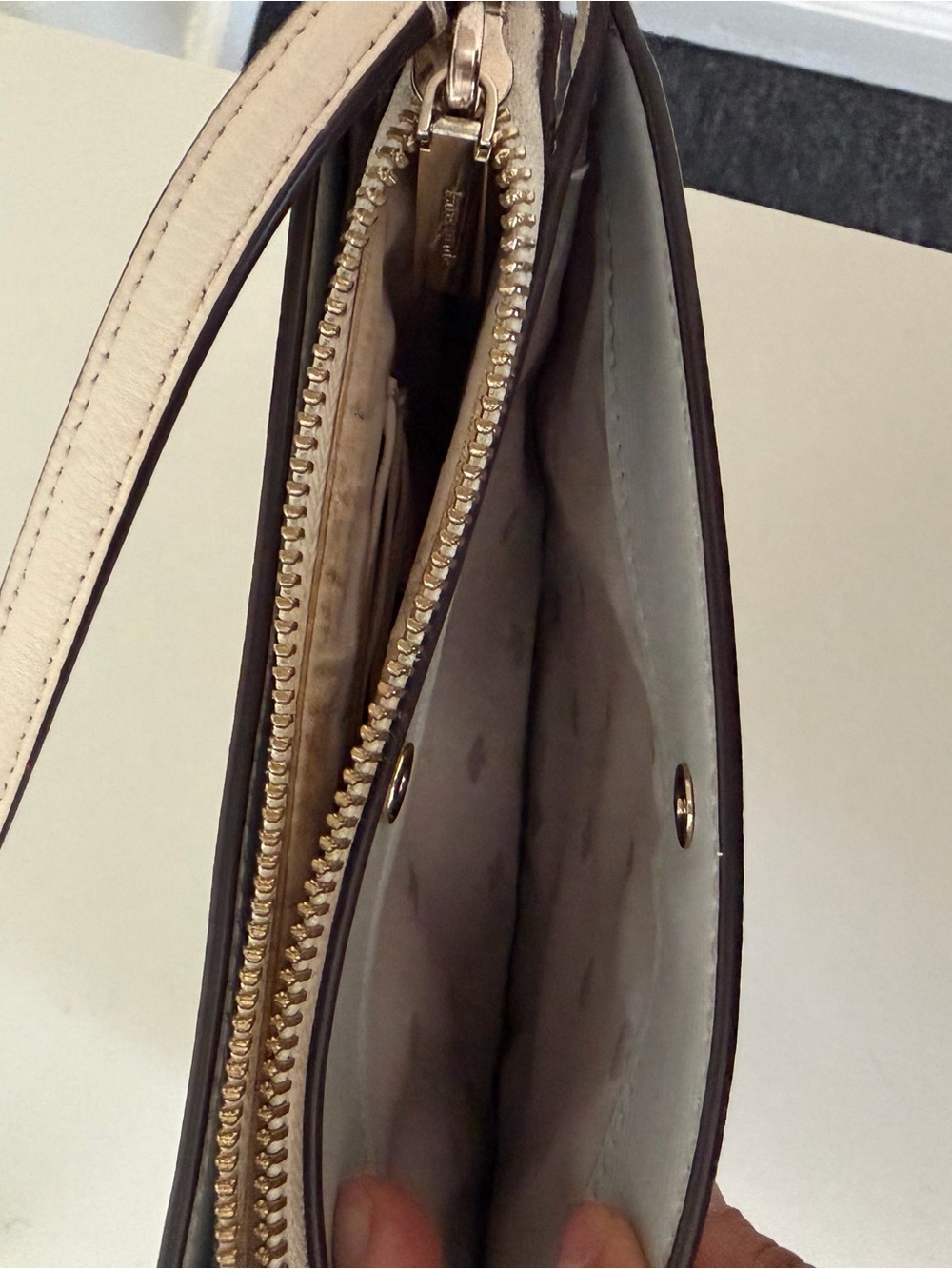 kate spade cream leather crossbody with adjustable strap - Picture 5 of 6
